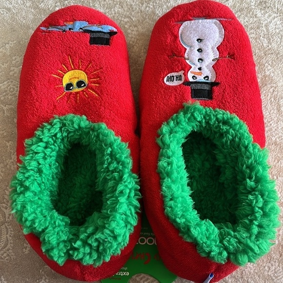Brand New Ugly Christmas Snoozies Cozy Red Green Slippers Funny Snowman Non-Skid - Picture 10 of 12